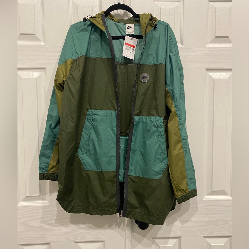 New! Men’s Nike Sports Utility zip up jacket in cargo khaki size large